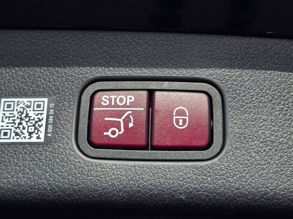 Used 2026 Mercedes-Benz GLC 300 4MATIC image 24