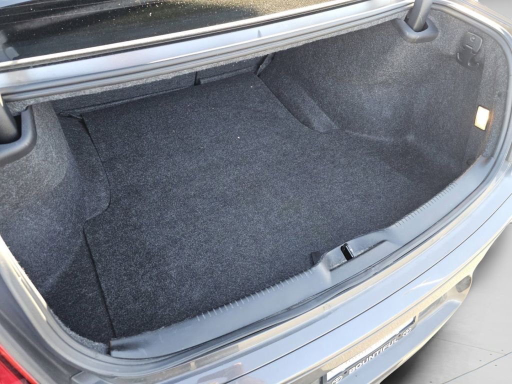 Used 2020 Chrysler 300 Touring w/ Sport Appearance Package image 25