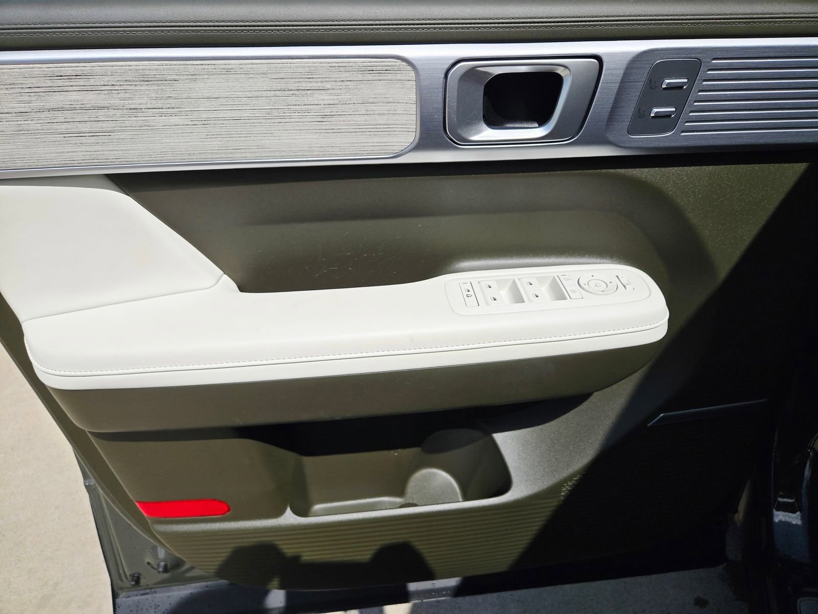 Used 2024 Hyundai Santa Fe Calligraphy image 29