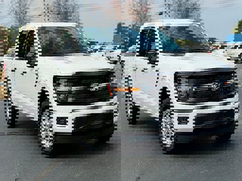 New 2026 Ford F150 XLT w/ Equipment Group 301A Standard image 3