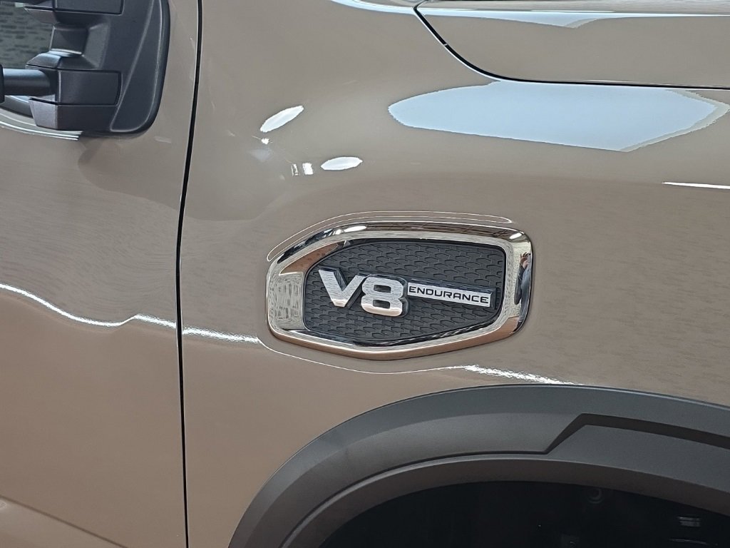 Used 2023 Nissan Titan PRO-4X w/ Pro-4x Convenience Package image 11