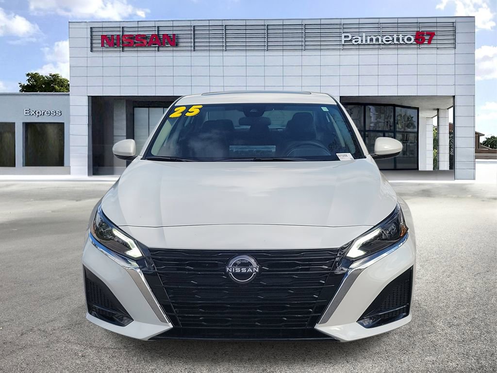 Used 2025 Nissan Altima 2.5 SV w/ SV Special Edition Package image 2