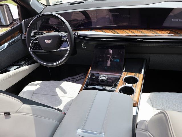 Certified 2025 Cadillac Escalade Premium Luxury Platinum image 12