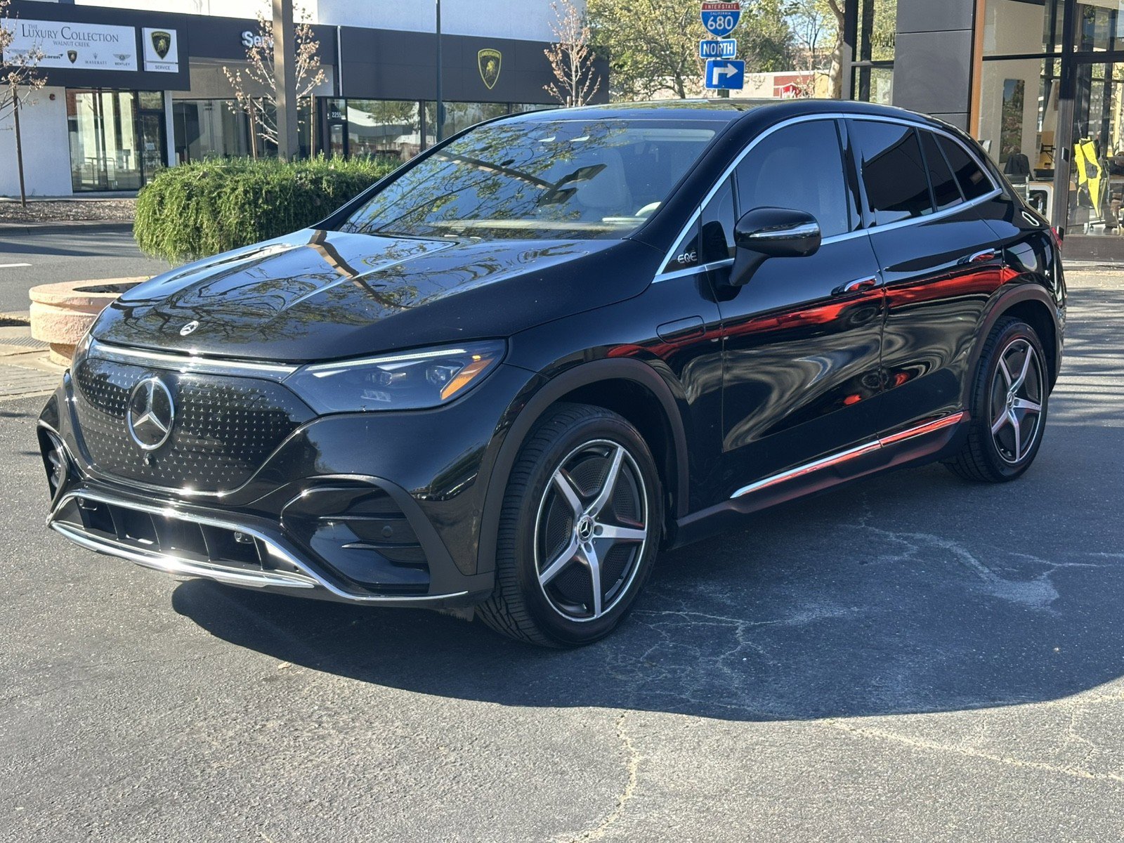 Used 2023 Mercedes-Benz EQE 500 4MATIC SUV image 3