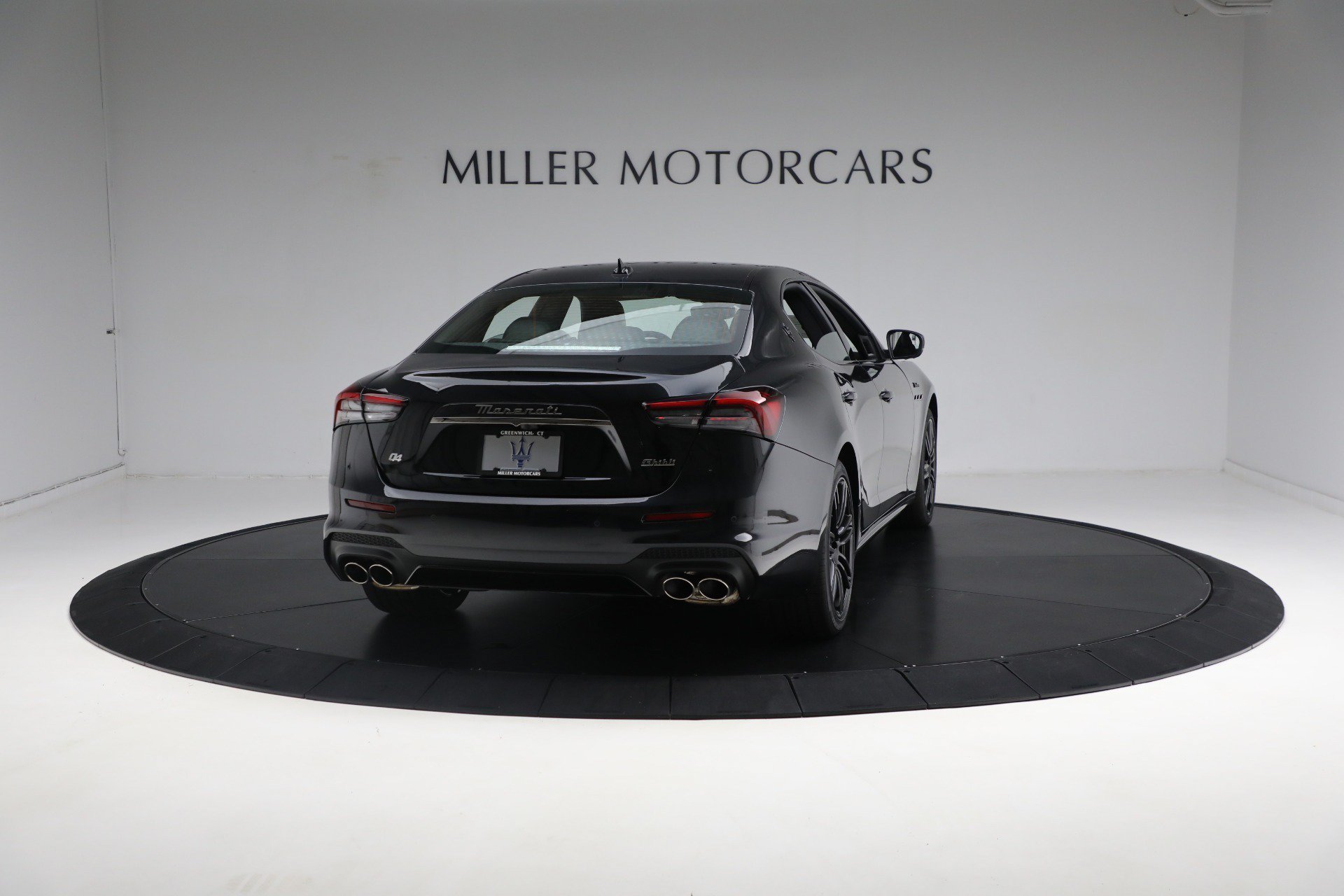 Certified 2024 Maserati Ghibli Modena Q4 AWD/4WD image 13