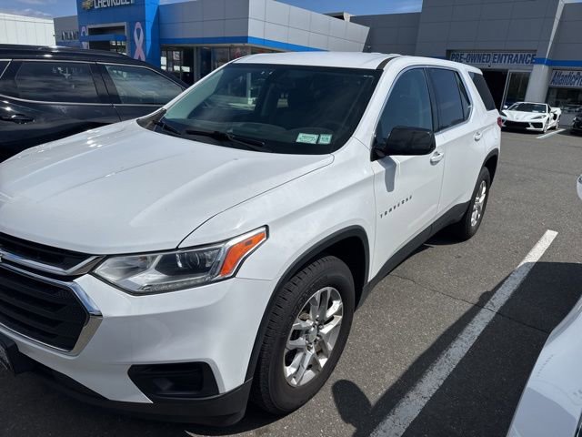 Used 2018 Chevrolet Traverse LS FWD image 2