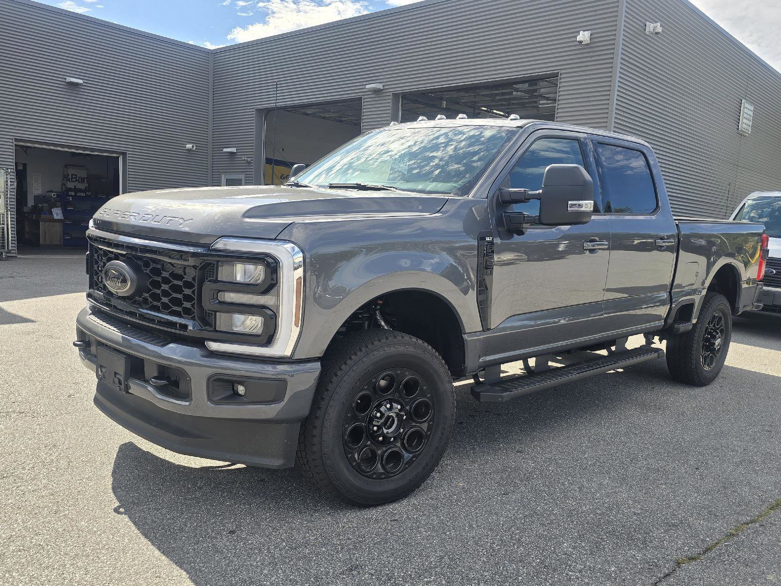 New 2025 Ford F350 XLT w/ Black Appearance Package image 8