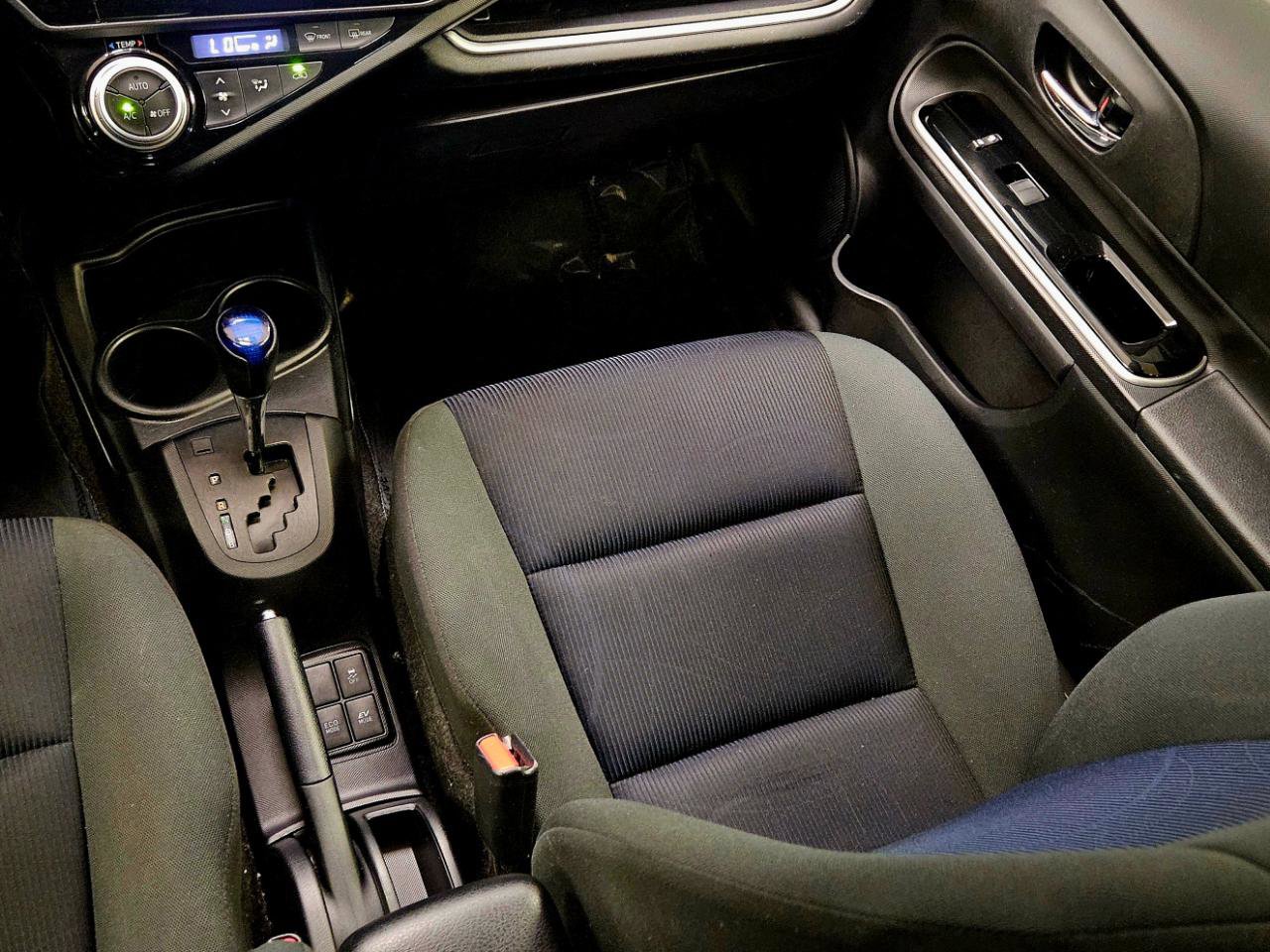 Used 2015 Toyota Prius C Two image 15