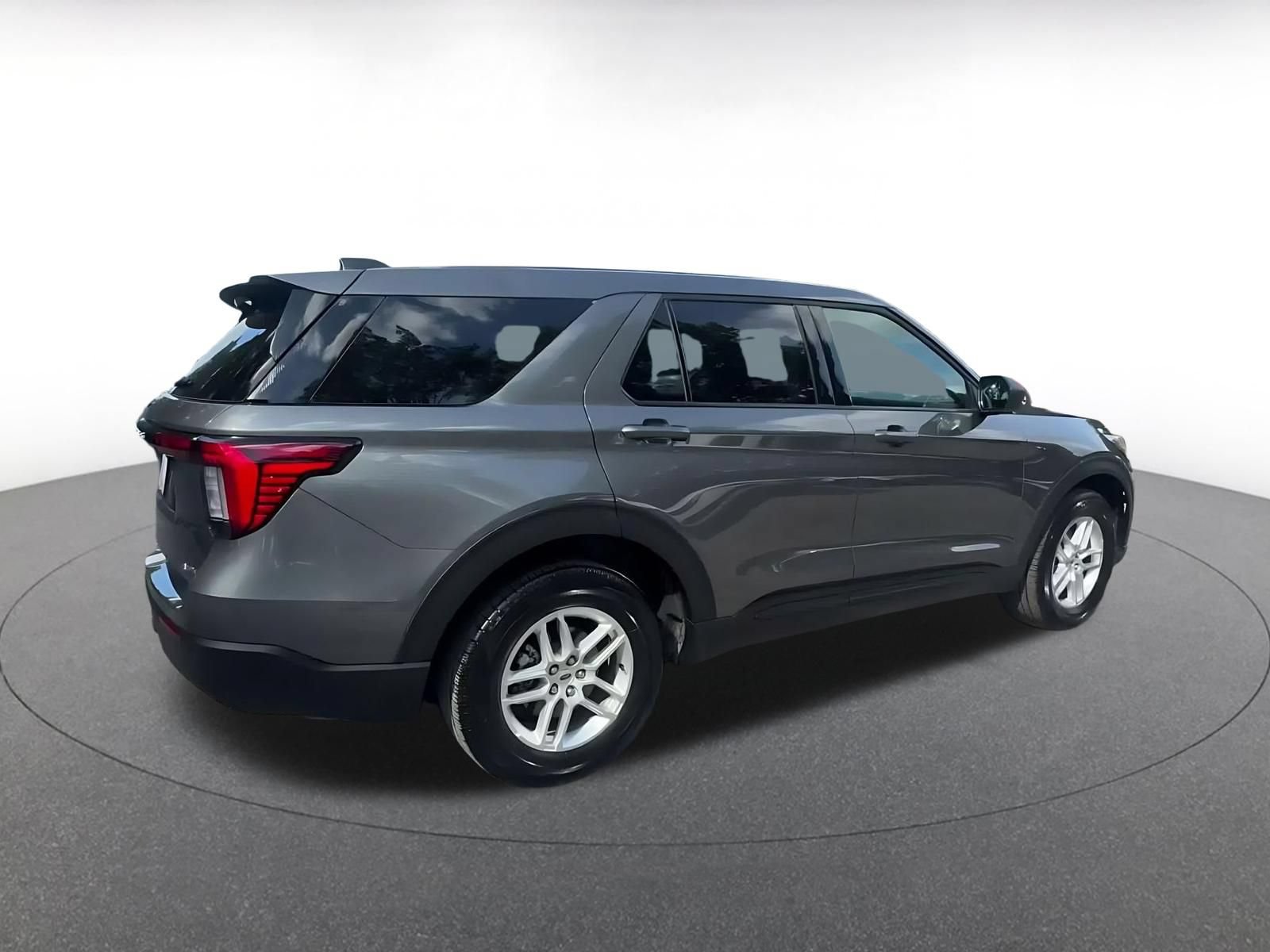 Used 2026 Ford Explorer Active AWD/4WD image 14