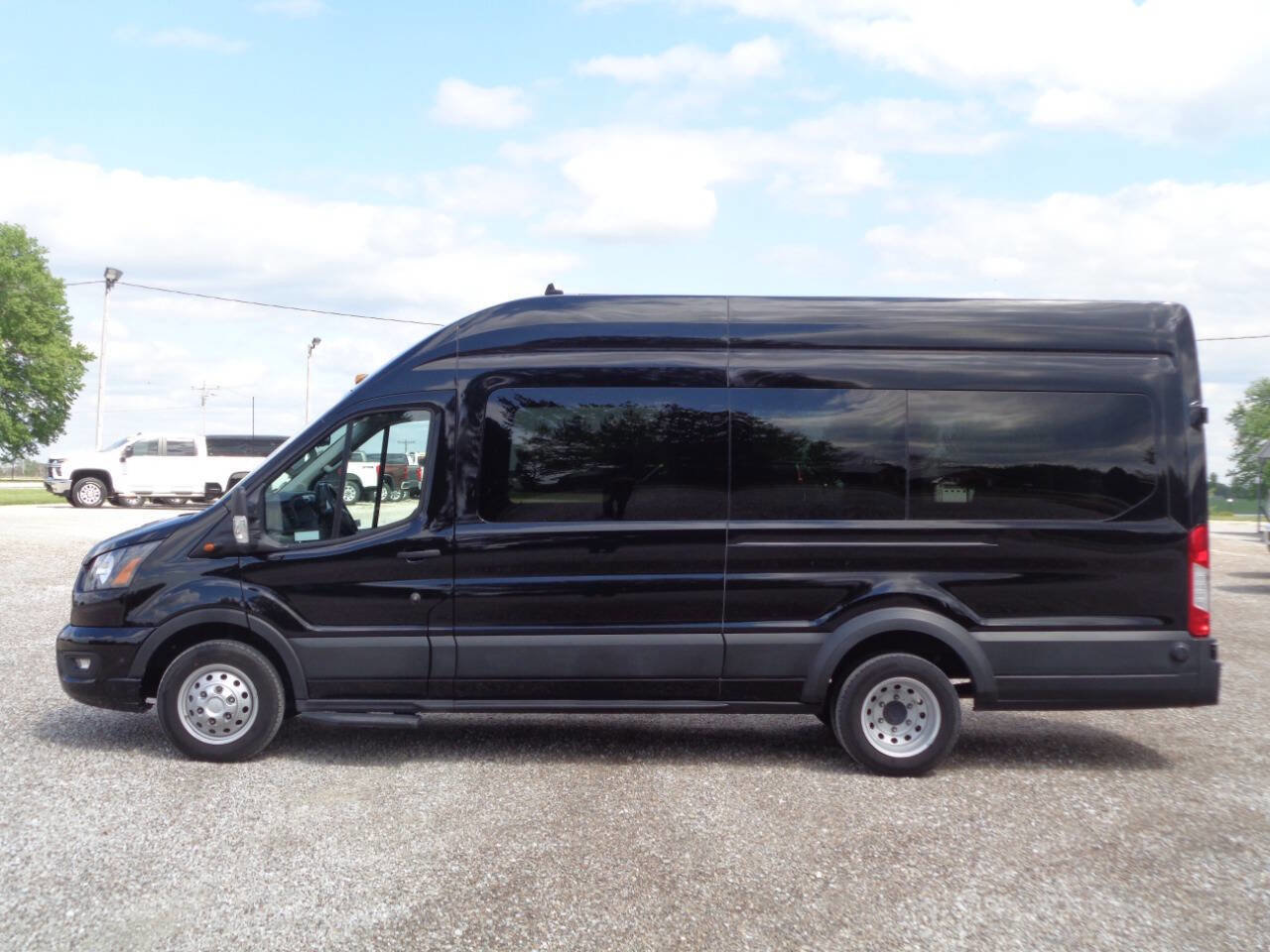 Used 2024 Ford Transit 350 XLT RWD image 9