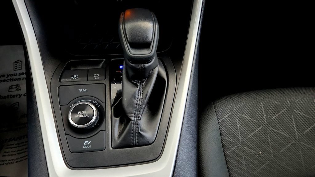 Certified 2025 Toyota RAV4 XLE AWD/4WD image 28