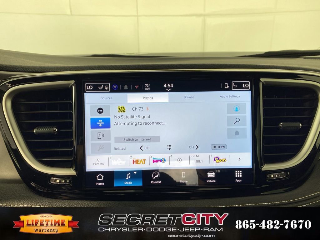 New 2026 Chrysler Pacifica Select w/ S Appearance Package image 23