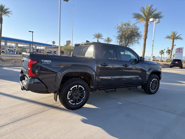 Used 2024 Toyota Tacoma TRD Sport AWD/4WD image 4