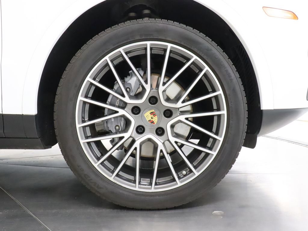Used 2020 Porsche Cayenne AWD/4WD image 45