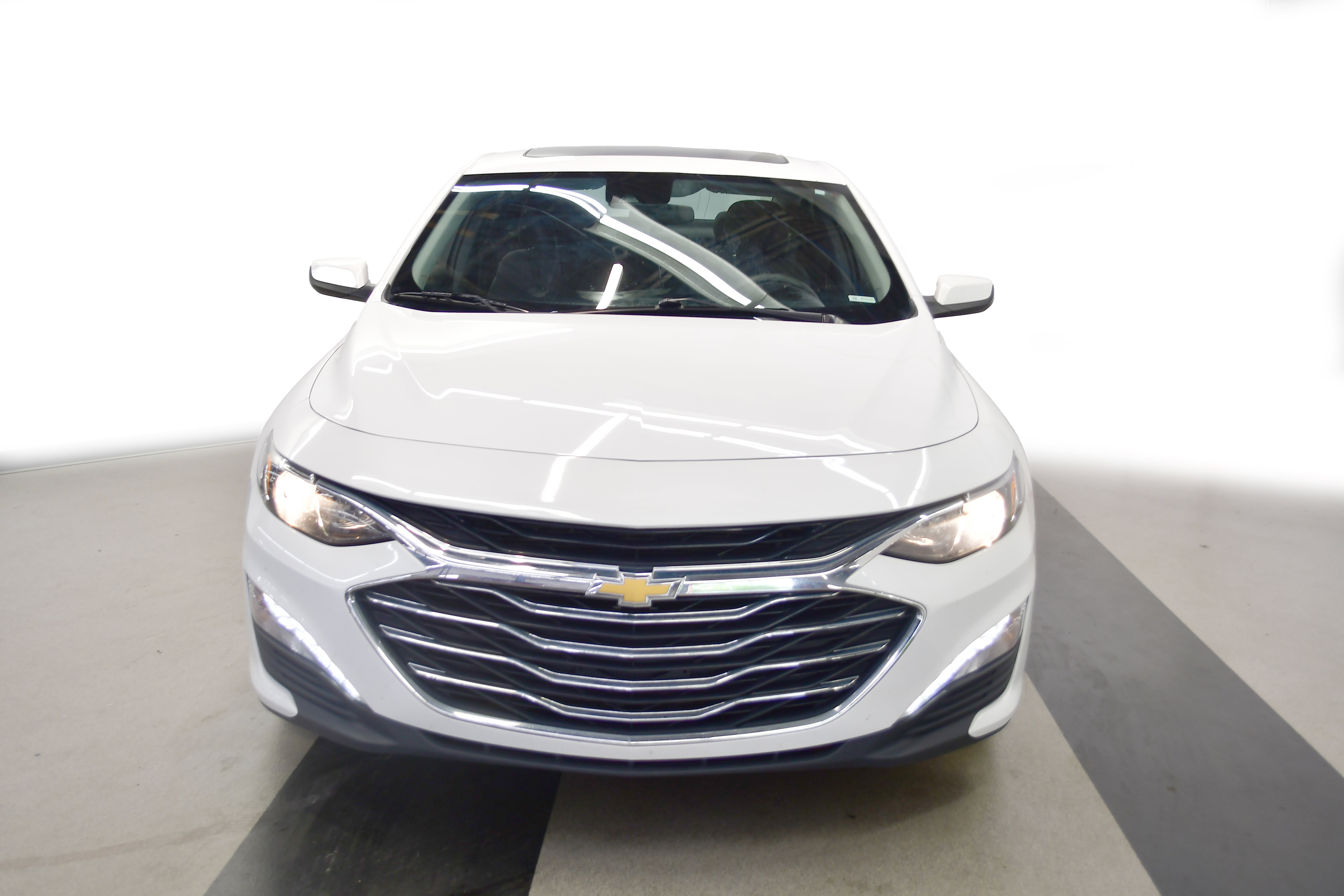 Used 2024 Chevrolet Malibu LT FWD image 3