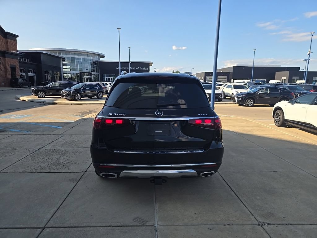 Used 2024 Mercedes-Benz GLS 450 4MATIC image 7