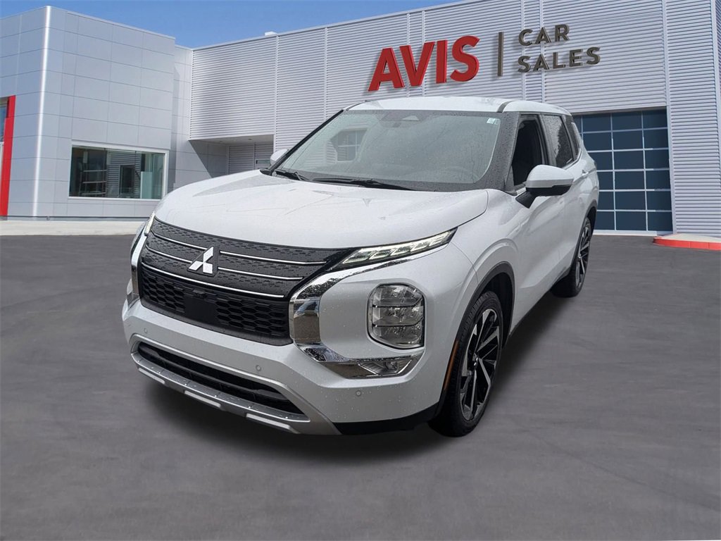 Used 2024 Mitsubishi Outlander SE