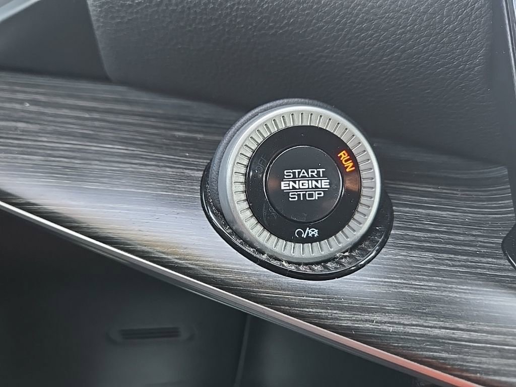 Used 2024 Jeep Wagoneer L Series II w/ Flexible Seating Group image 28