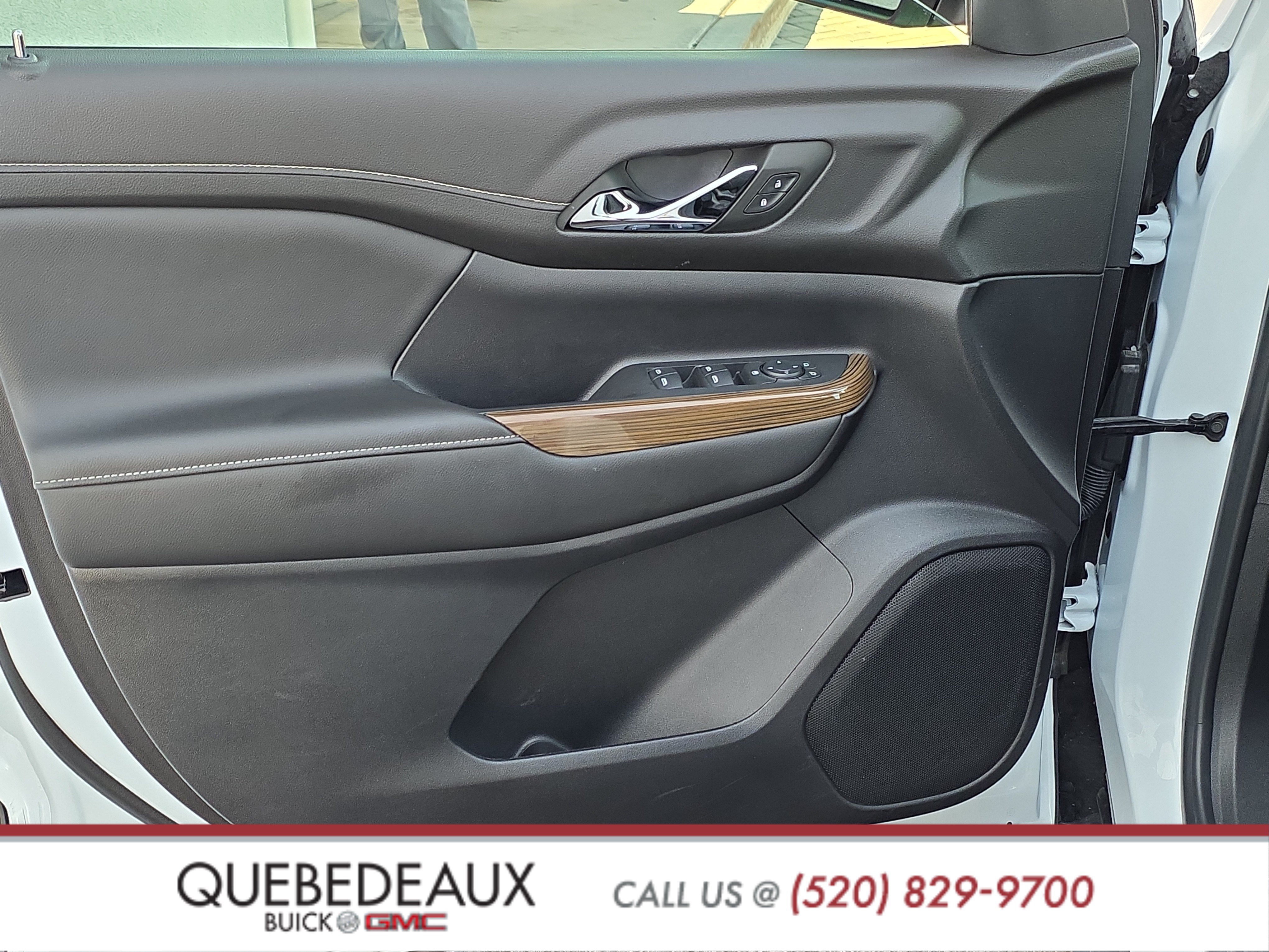 Used 2023 GMC Acadia SLE w/ Elevation Edition FWD image 9