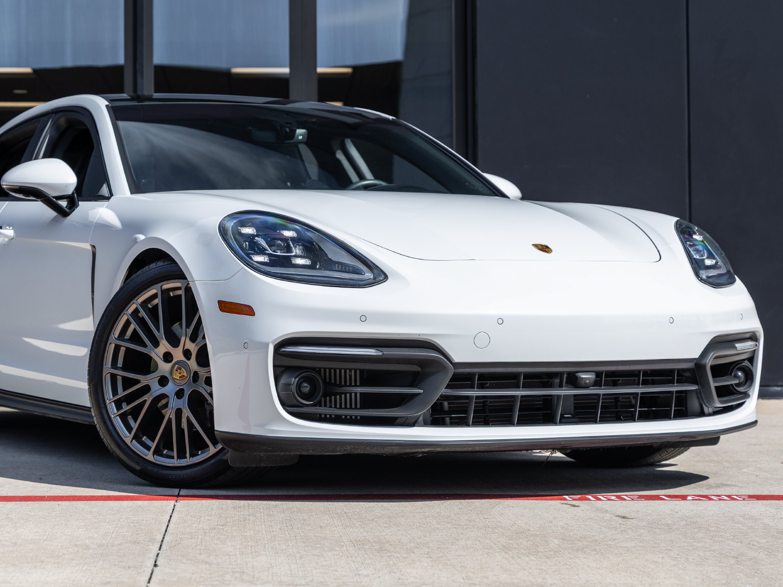 Certified 2023 Porsche Panamera 4 Platinum Edition AWD/4WD image 9