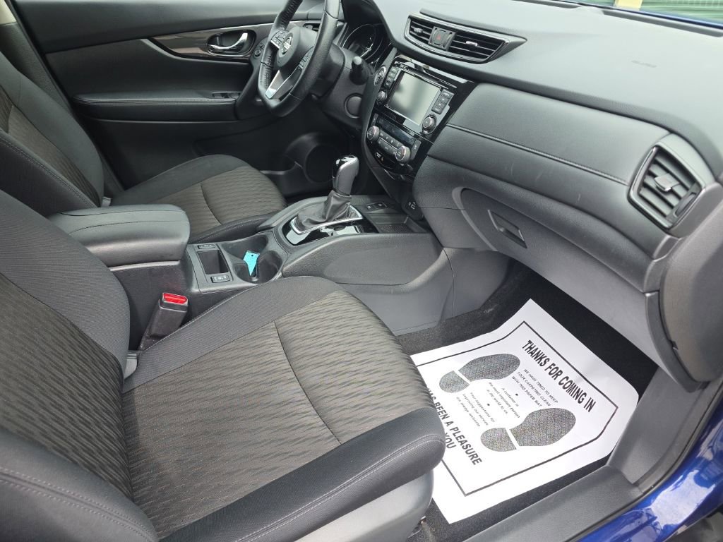 Used 2019 Nissan Rogue SV w/ Premium Package AWD/4WD image 17