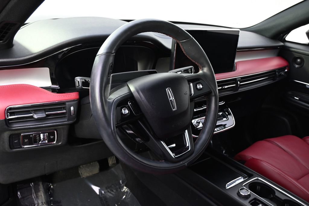 Used 2023 Lincoln Corsair Reserve w/ Equipment Group 202A AWD/4WD image 11