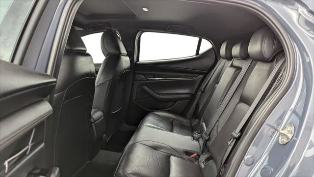 Used 2019 MAZDA MAZDA3 Hatchback w/ Premium Package image 17