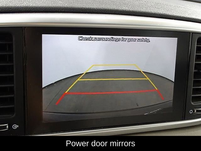 Used 2022 Kia Sportage LX image 8