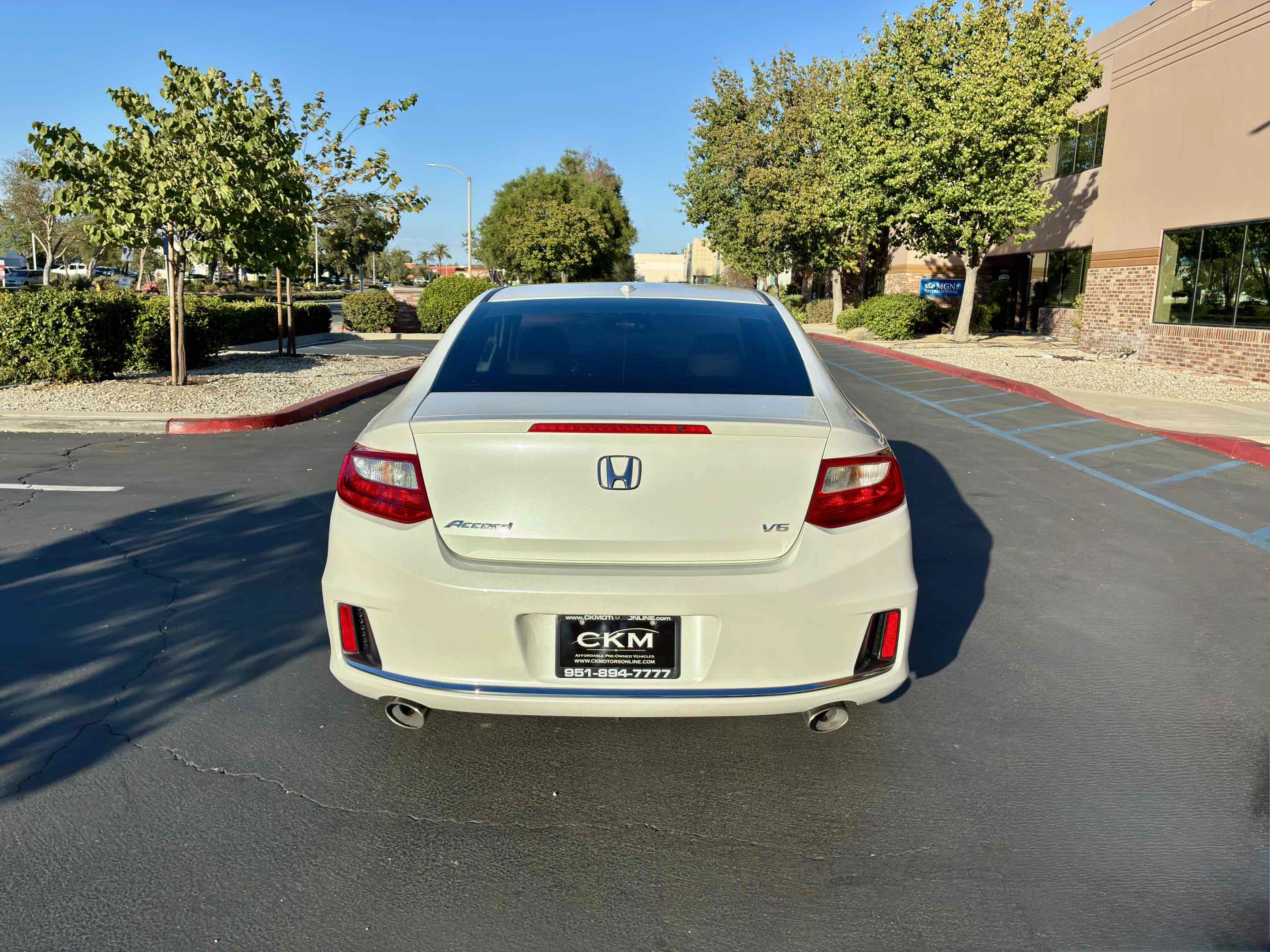 Used 2015 Honda Accord EX-L image 9
