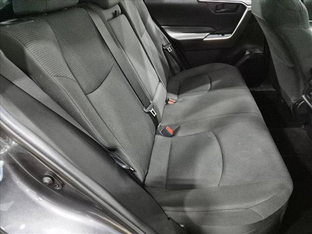 Used 2020 Toyota RAV4 LE AWD/4WD image 19