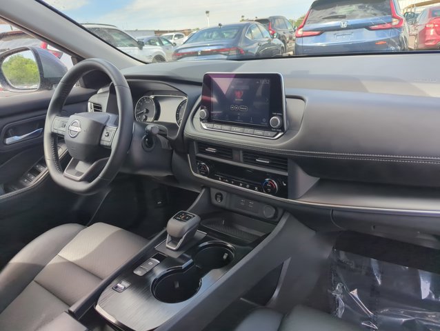 Used 2025 Nissan Rogue SV w/ SV Premium Package image 23