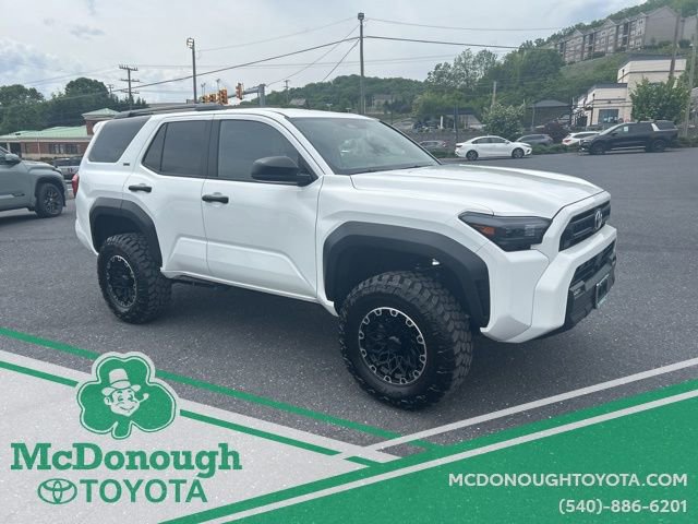 Used 2025 Toyota 4Runner SR5 AWD/4WD image 5