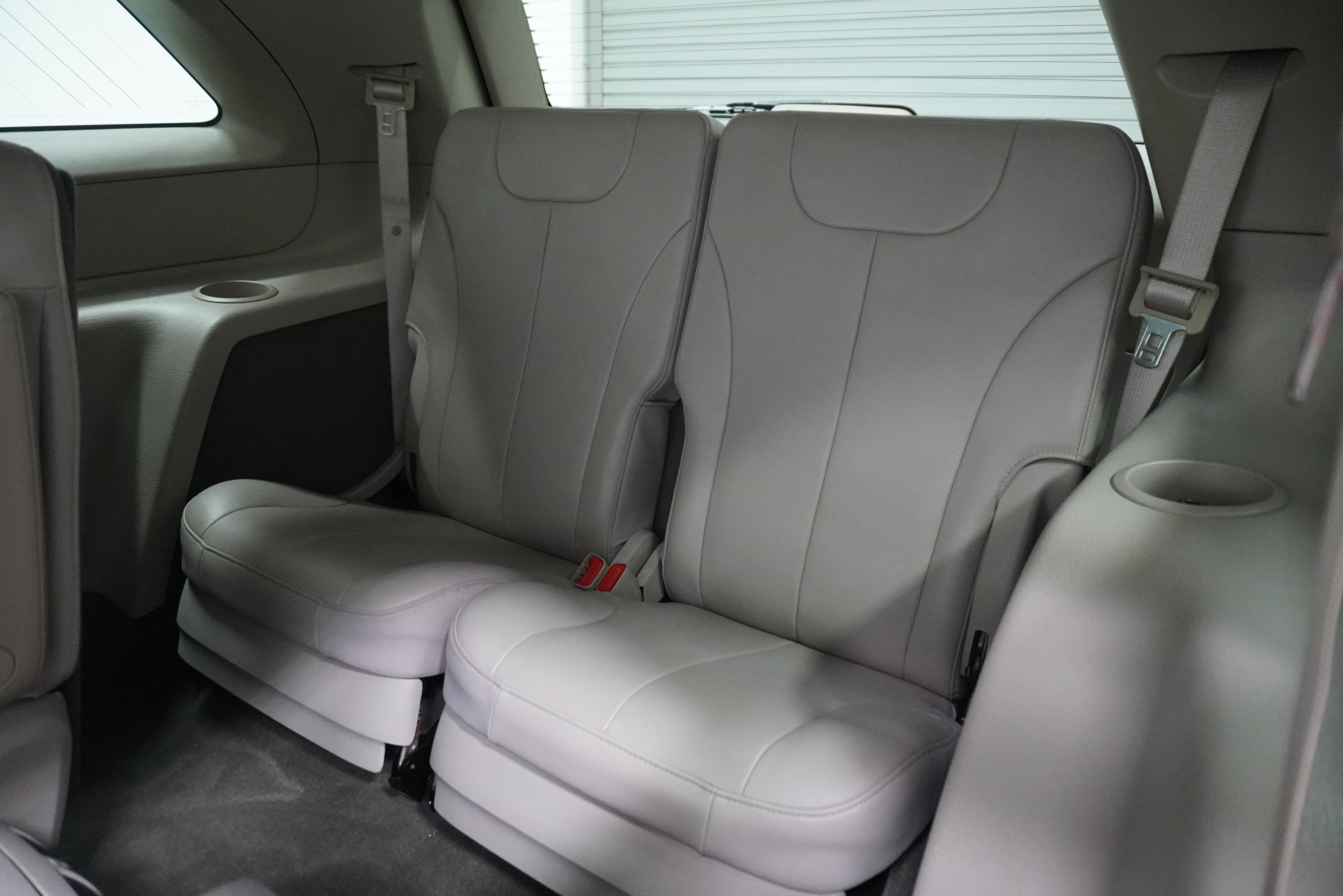 Used 2005 Chrysler Pacifica Touring FWD image 13