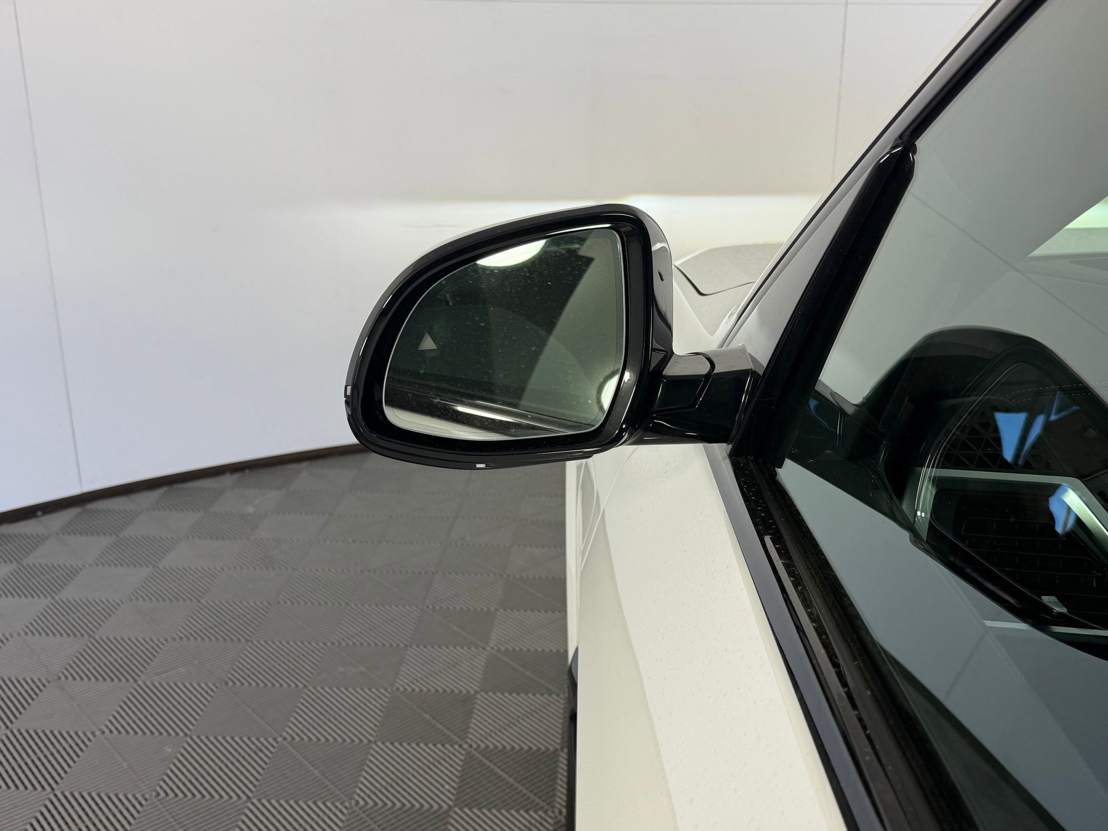 New 2026 BMW X5 xDrive50e image 21