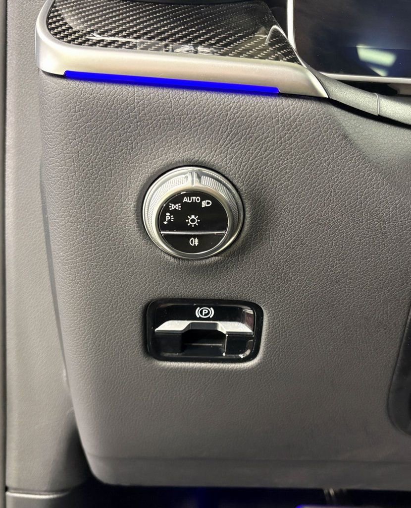 Used 2024 Mercedes-Benz GLC 43 AMG 4MATIC w/ Driver Assistance Package image 11