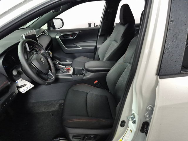 New 2025 Toyota RAV4 SE image 9