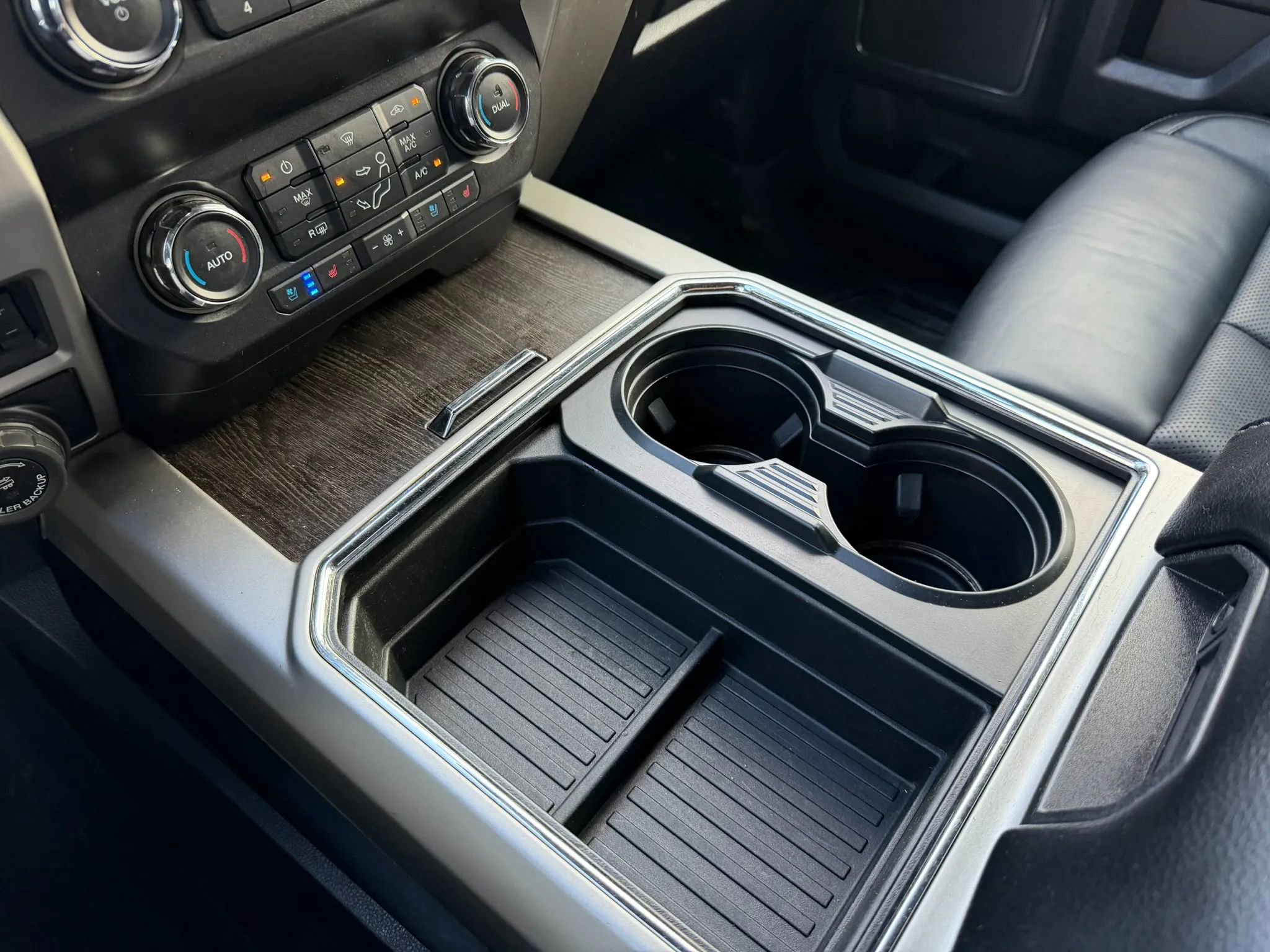 Used 2020 Ford F250 Lariat w/ Lariat Ultimate Package AWD/4WD image 15