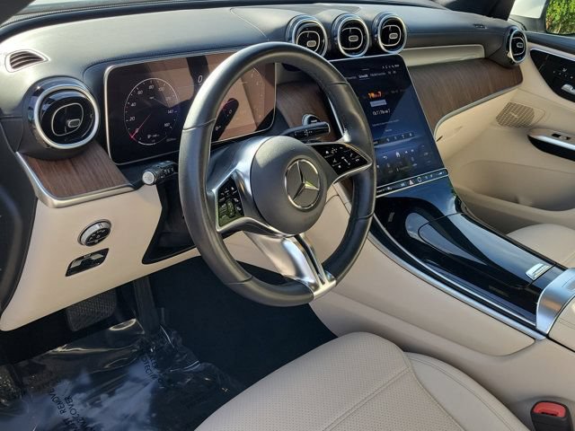 Used 2025 Mercedes-Benz GLC 300 image 18