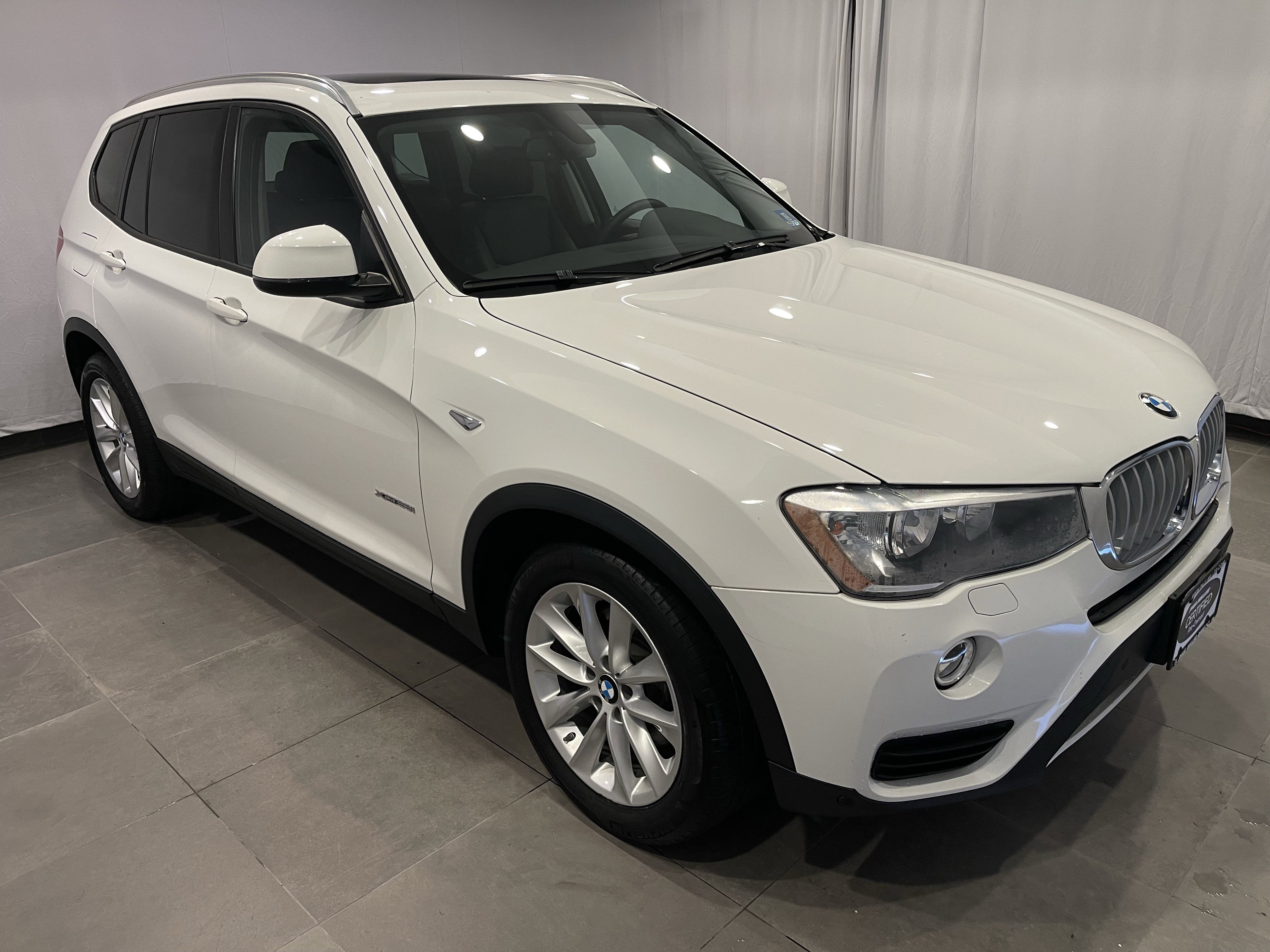 Used 2016 BMW X3 xDrive28i AWD/4WD image 3