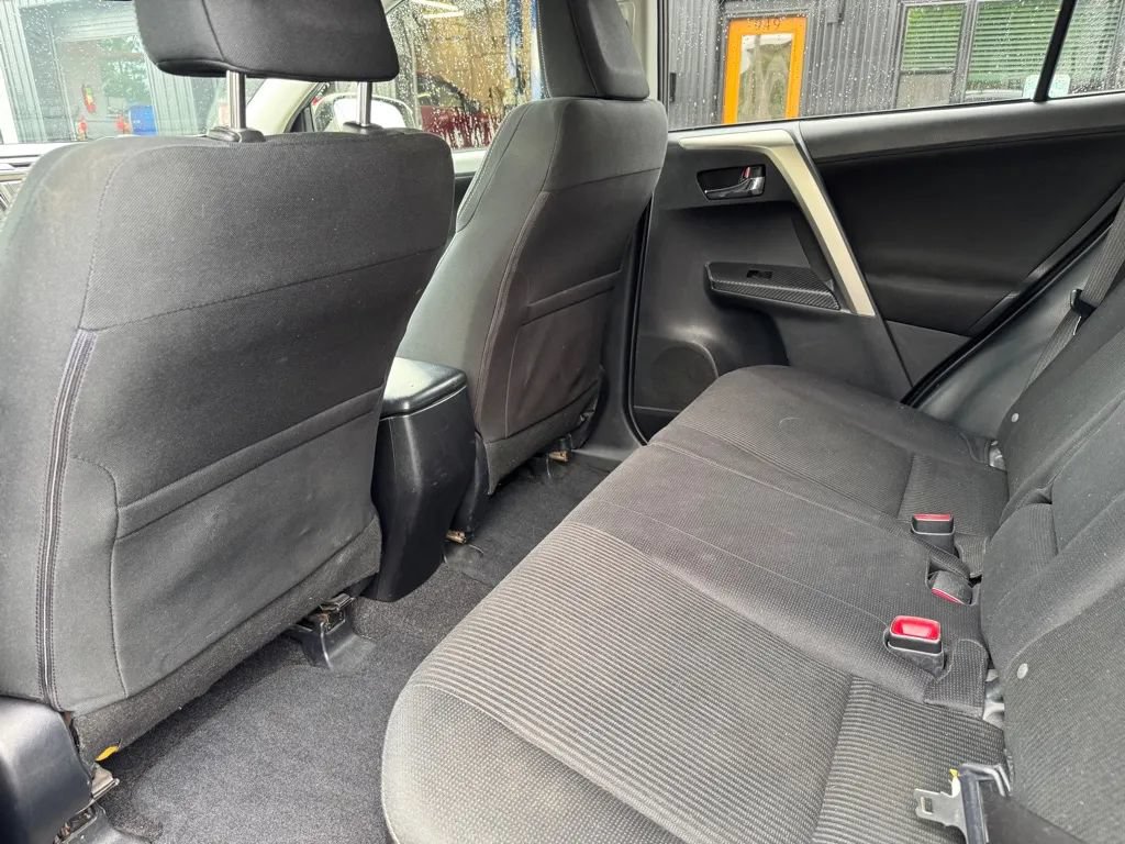 Used 2014 Toyota RAV4 XLE AWD/4WD image 6