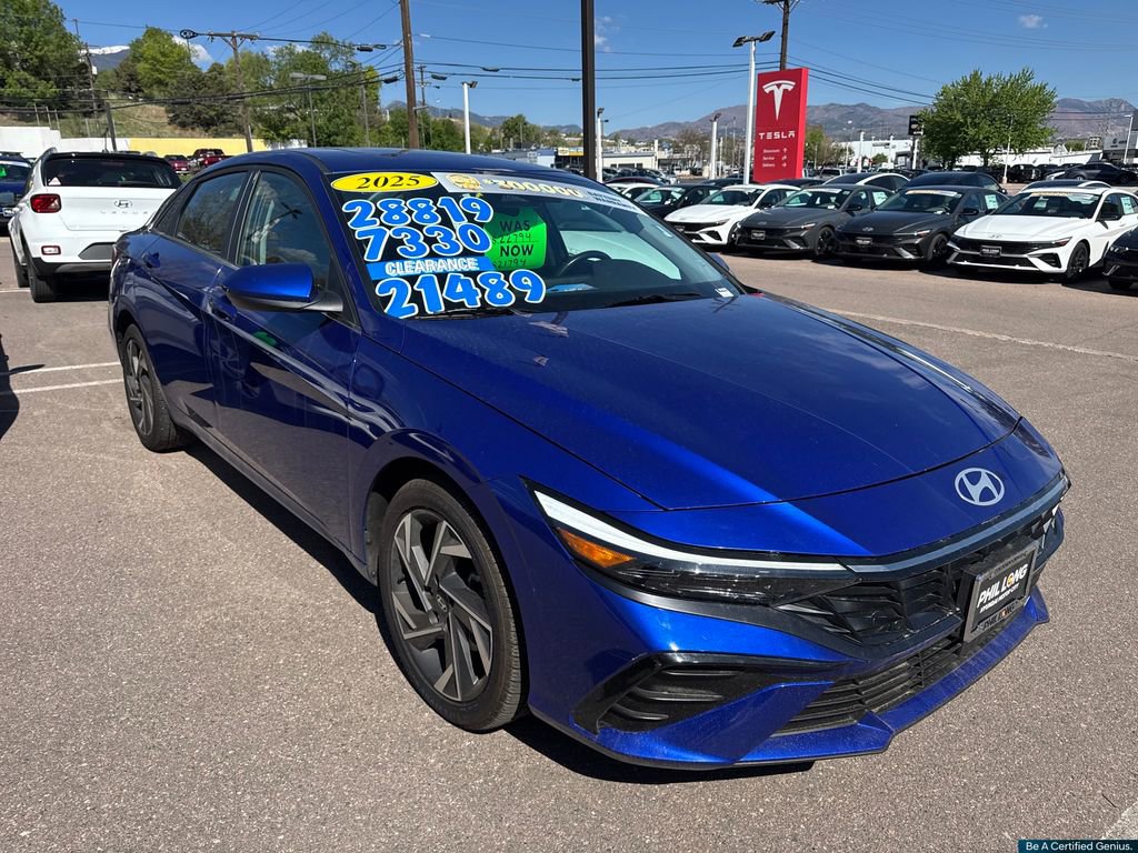 Certified 2025 Hyundai Elantra SEL FWD image 3