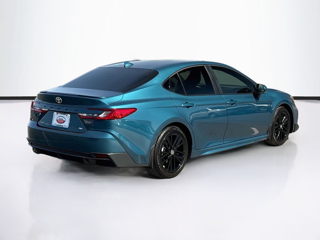 Used 2026 Toyota Camry SE FWD image 5