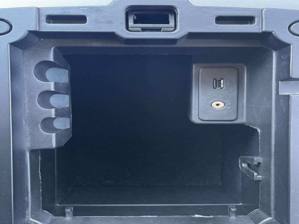 Used 2015 Ford Expedition XLT RWD image 19