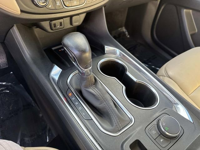 Used 2022 Chevrolet Traverse LT image 27