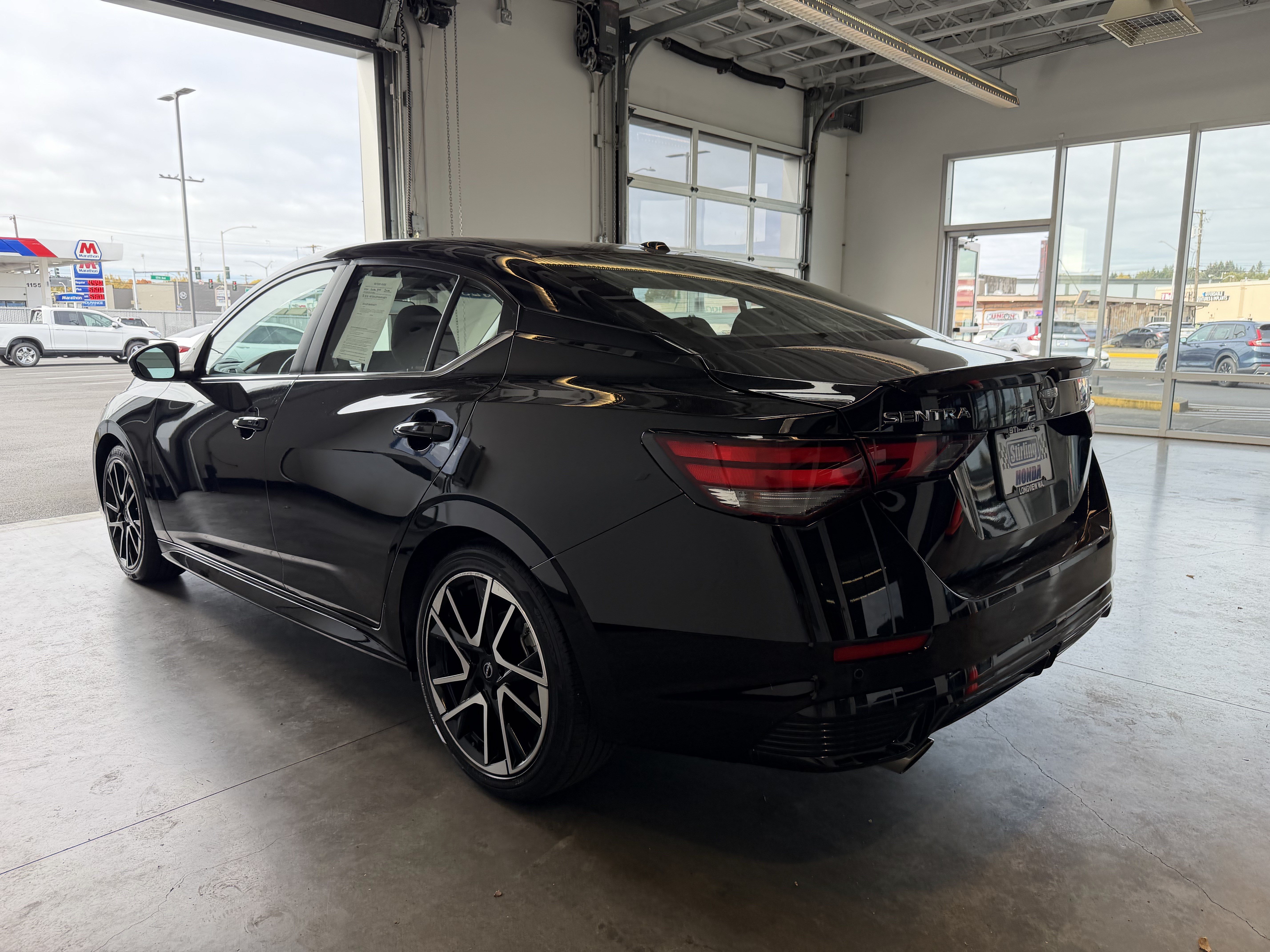 Used 2025 Nissan Sentra SR FWD image 5