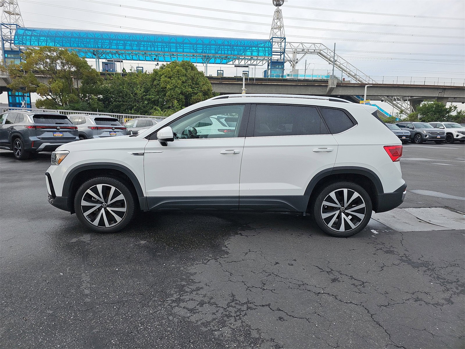 Used 2022 Volkswagen Taos SE image 8