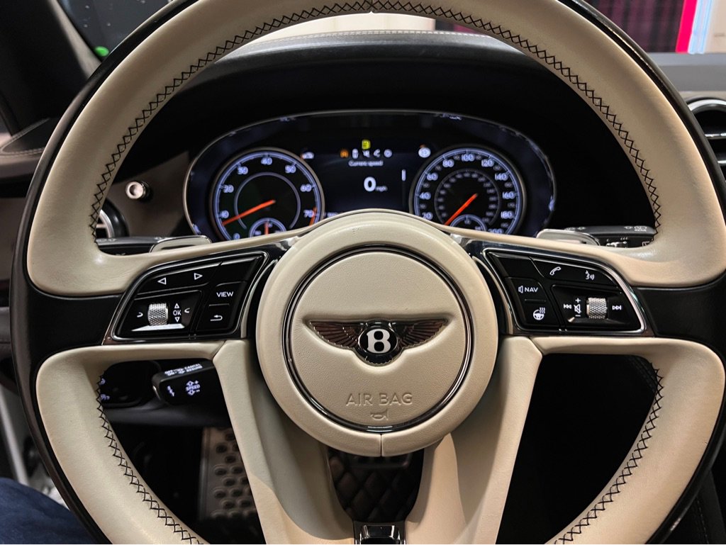 Used 2019 Bentley Bentayga image 28