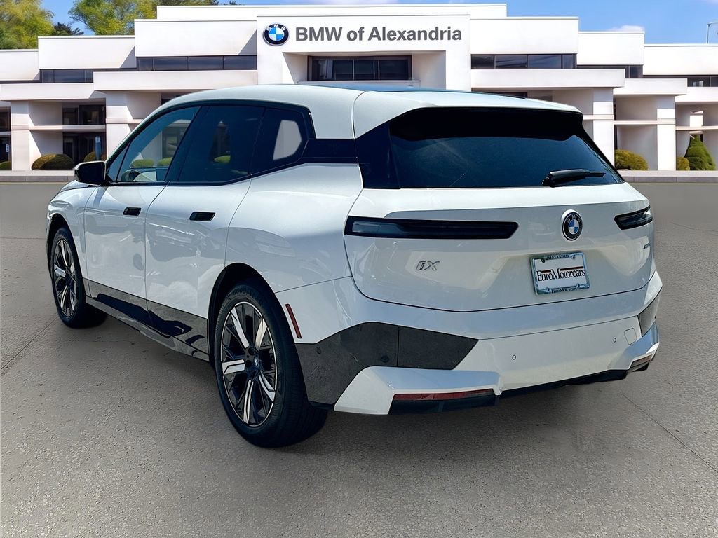 Certified 2023 BMW iX xDrive50 w/ Sport Package AWD/4WD image 5