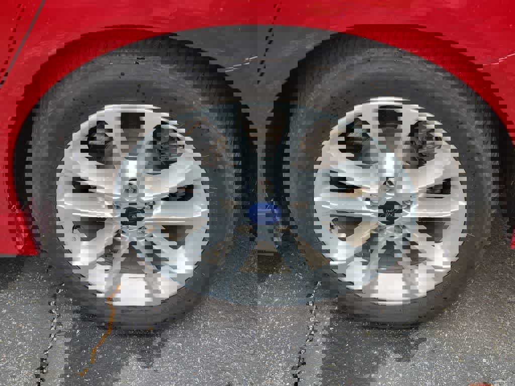 Certified 2020 Ford Fusion SE image 3