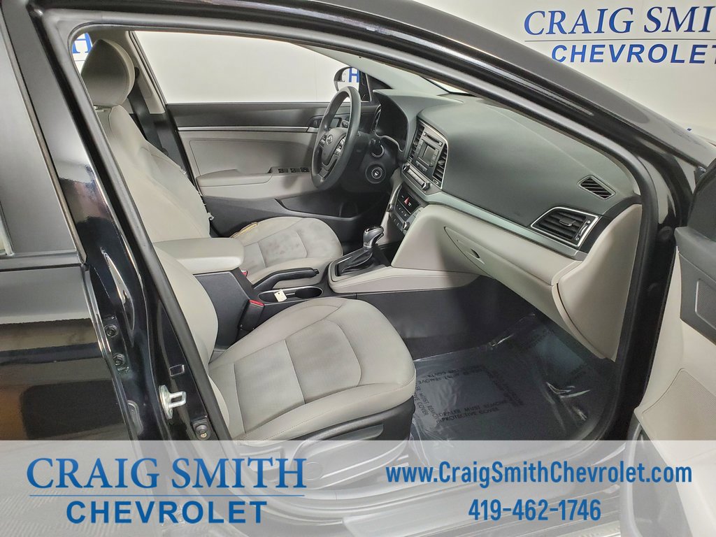 Used 2017 Hyundai Elantra SE w/ Cargo Package image 30